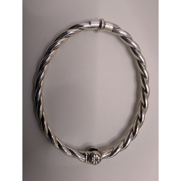 Brighton Twisted Silver Tone Bangle Bracelet 7 Inches Floral Clasp - Picture 1 of 3
